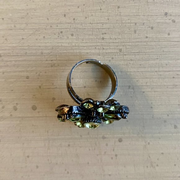 Vintage Green Flower Large Adjustable Statement Ring - Picture 10 of 13